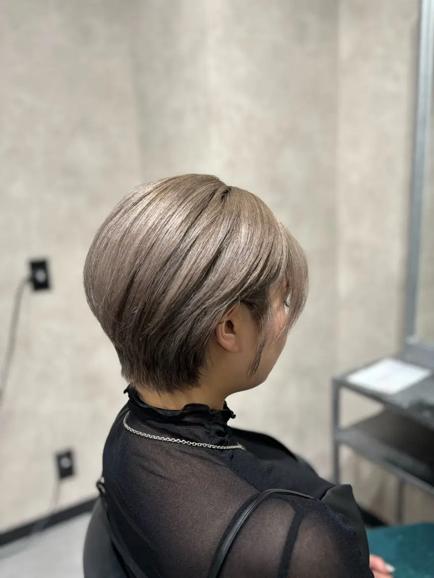 ショート カラー KISSSWAN Remiのヘアスタイル