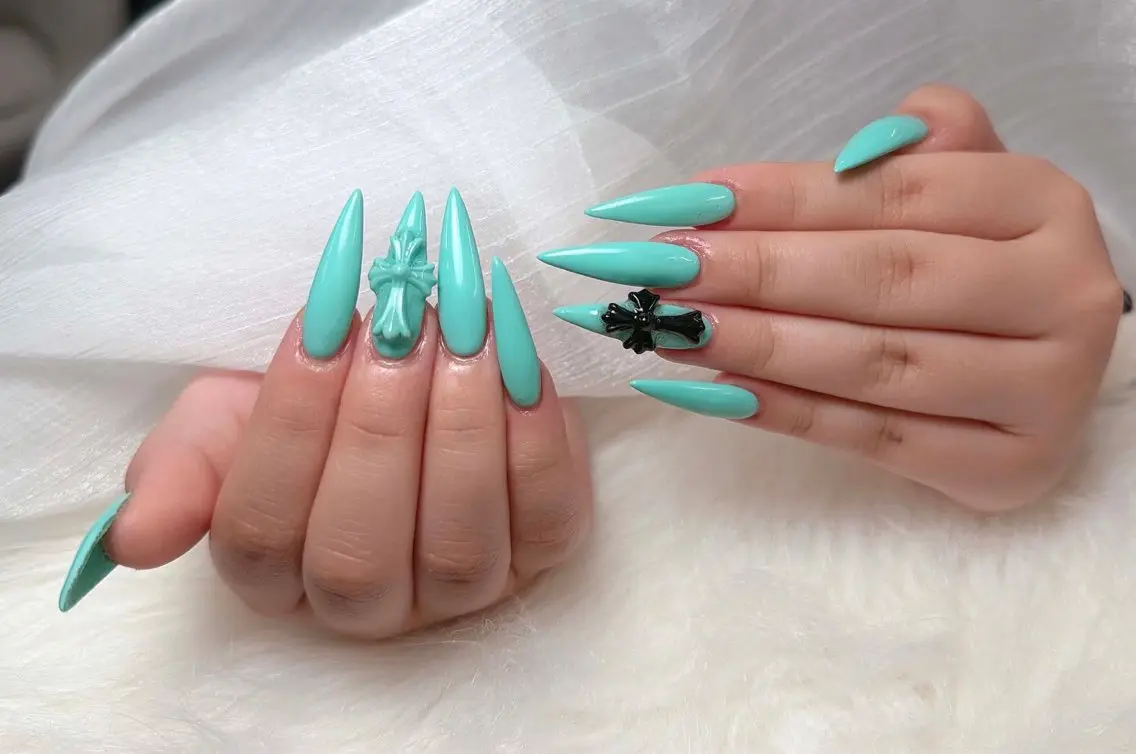 ネイル アートネイル ボルドー フレンチネイル ジェルネイル 氷ネイル・うるうるネイル ハンドネイル Julie Nail Rinのネイルデザイン