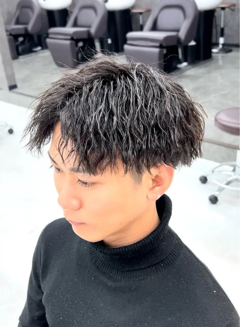 ショート パーマ ヘアアレンジ メンズ センターパート メンズパーマ カット パーマ フウト/メンズカット /メンズパーマのヘアスタイル