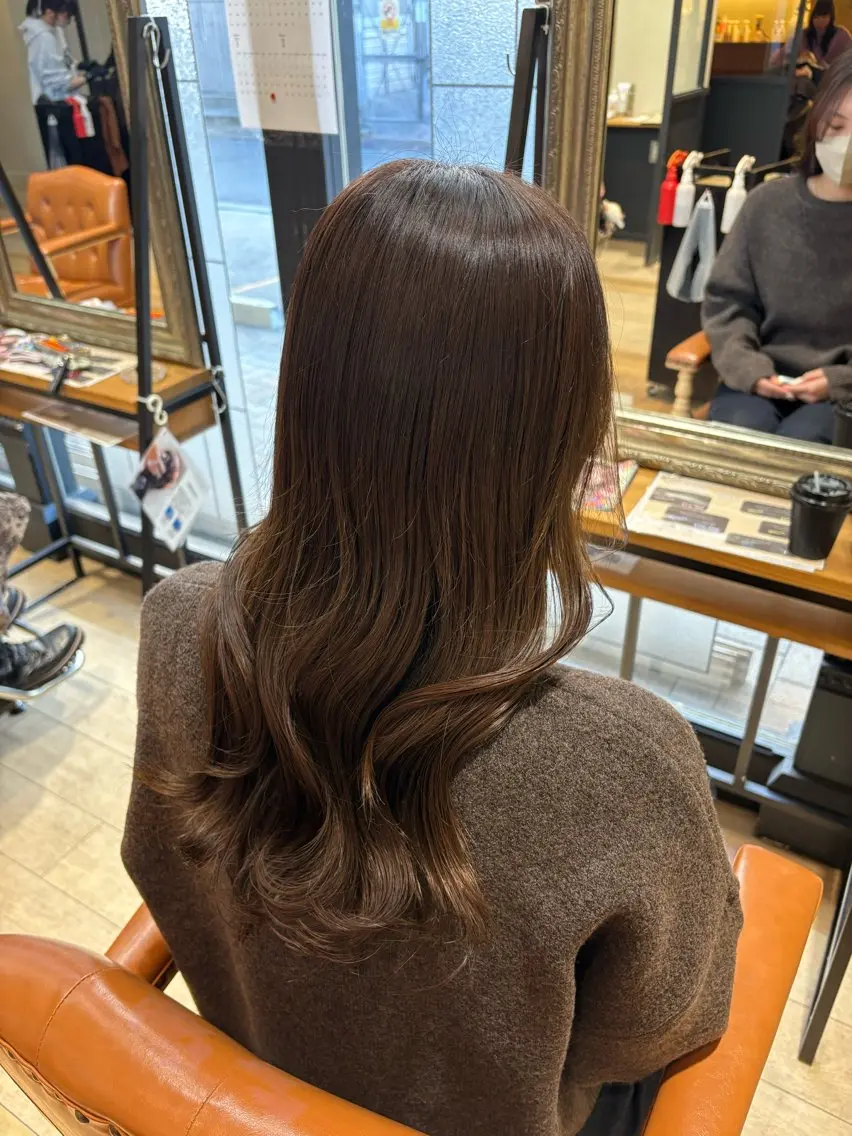 カラー ヘアカラー トリートメント しおり🍬 KOKORO🤍のヘアスタイル