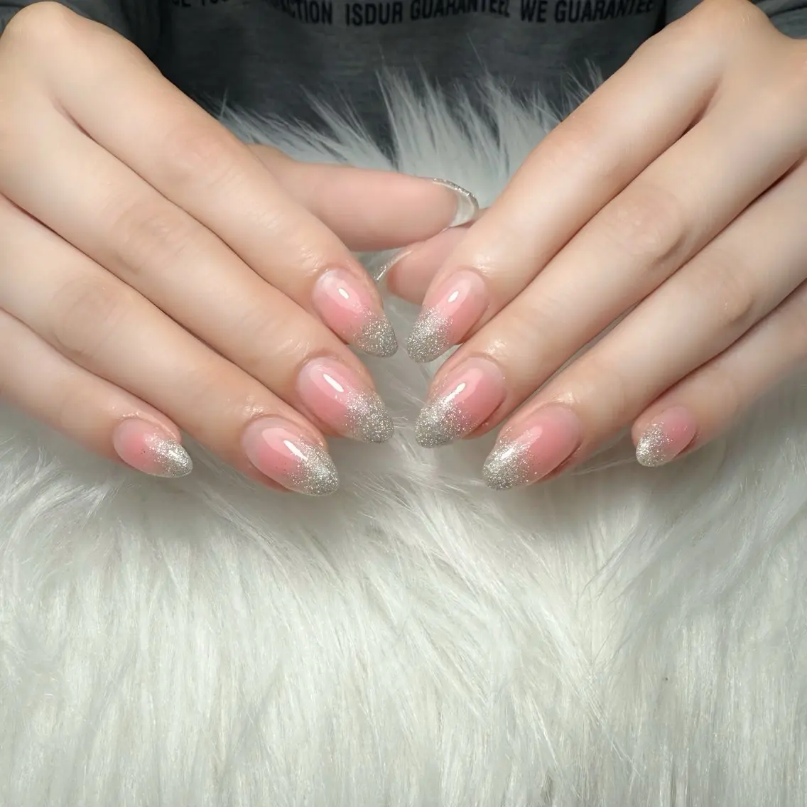 ネイル チークネイル フレンチネイル ラメ(グリッター) Rosie Nail サロン南越谷のネイルデザイン