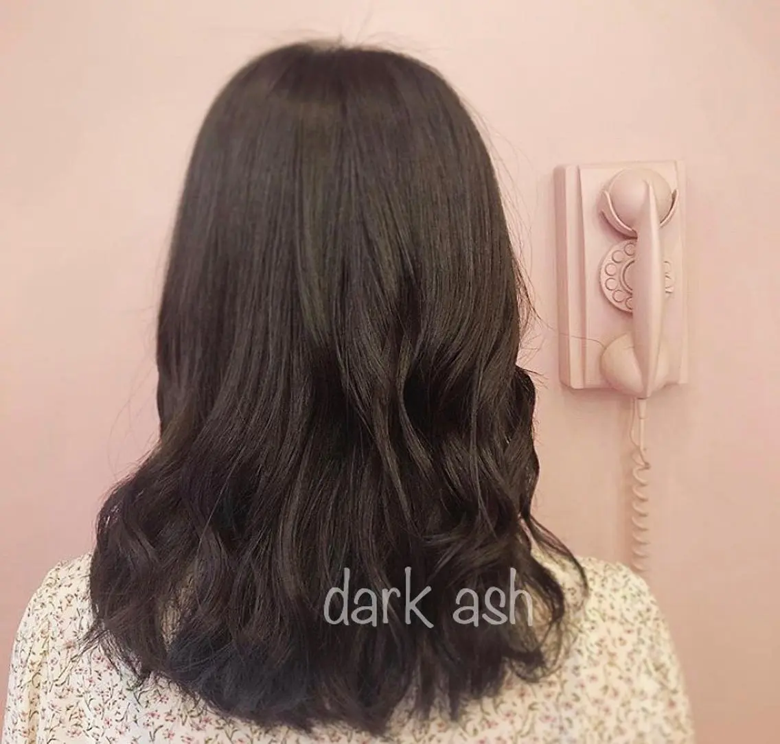 セミロング カラー パーマ ヘアアレンジ アッシュ ダークアッシュ RIYA❤︎ Aujuaソムリエのヘアスタイル