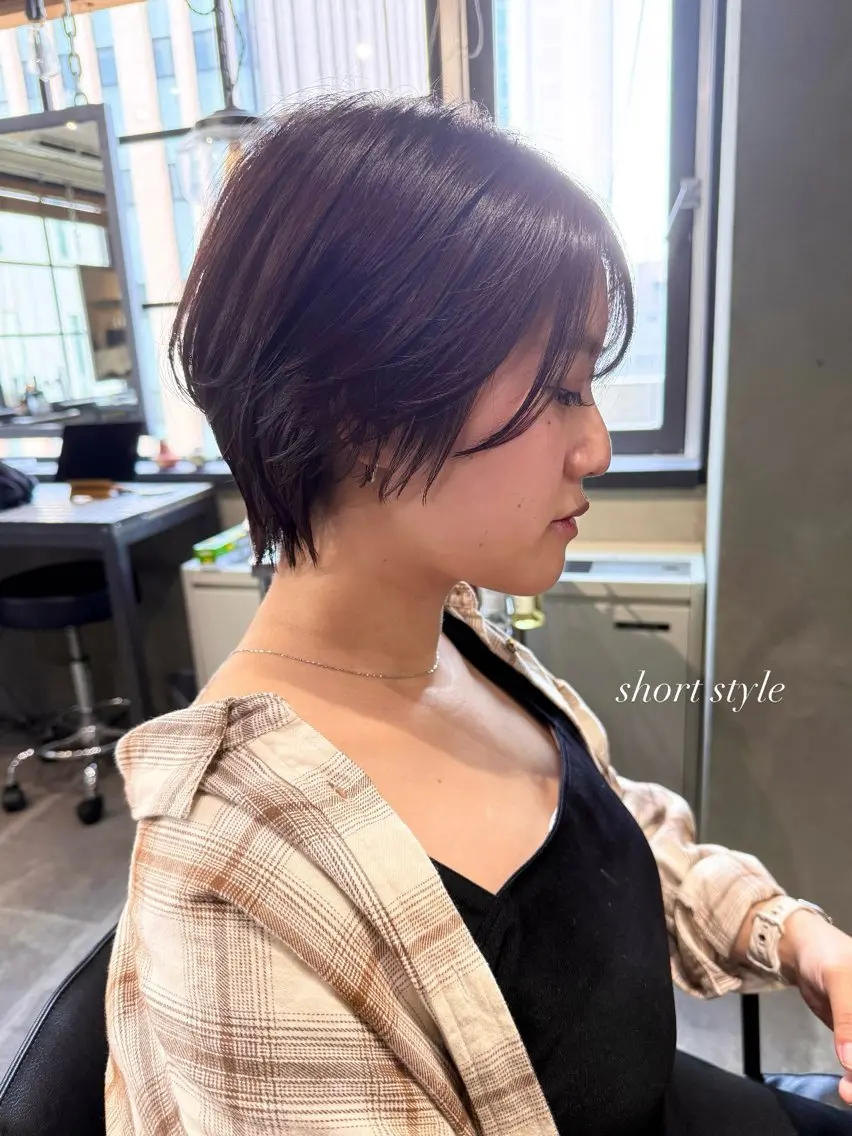 ショート カラー カット ヘアカラー トリートメント 佐伯 桃のヘアスタイル