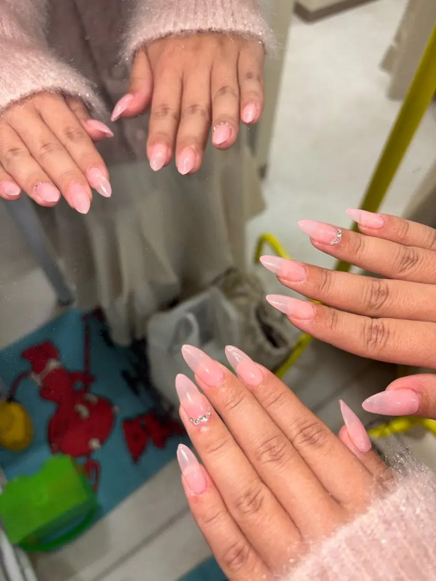 ネイル ミディアムネイル ピンク 33nail✴️栄 スミレ❇️Gel-xのネイルデザイン