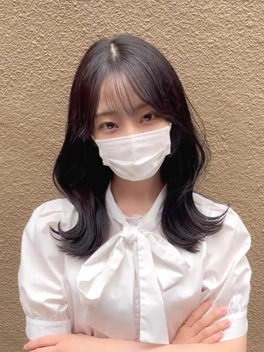 ミディアム 佐々本 志音のヘアスタイル