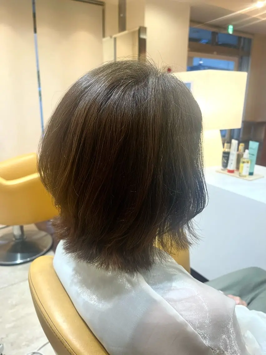 ミディアム ボブ くびれヘア レイヤーカット 外ハネヘア 小幡 姫楽のヘアスタイル