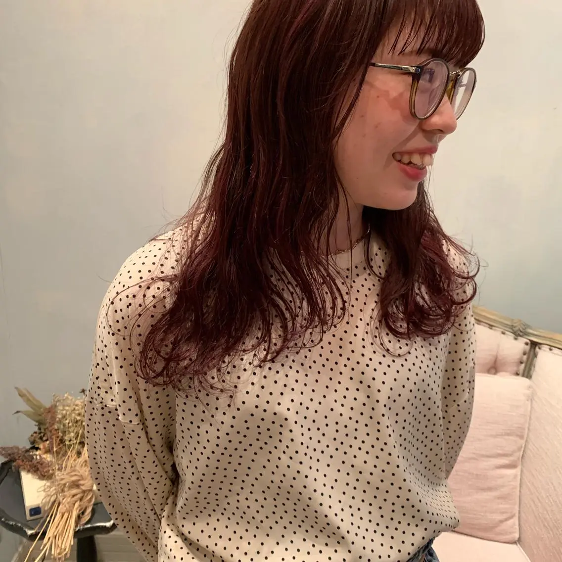 ミディアム カラー SAKINO ベージュカラーのヘアスタイル