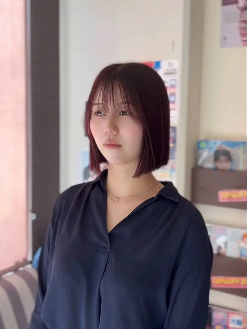 ショート カラー 切りっぱなしボブ 前下がりボブ ベージュカラー 透明感カラー イルミナカラー カット ヘアカラー 小野 友暉のヘアスタイル