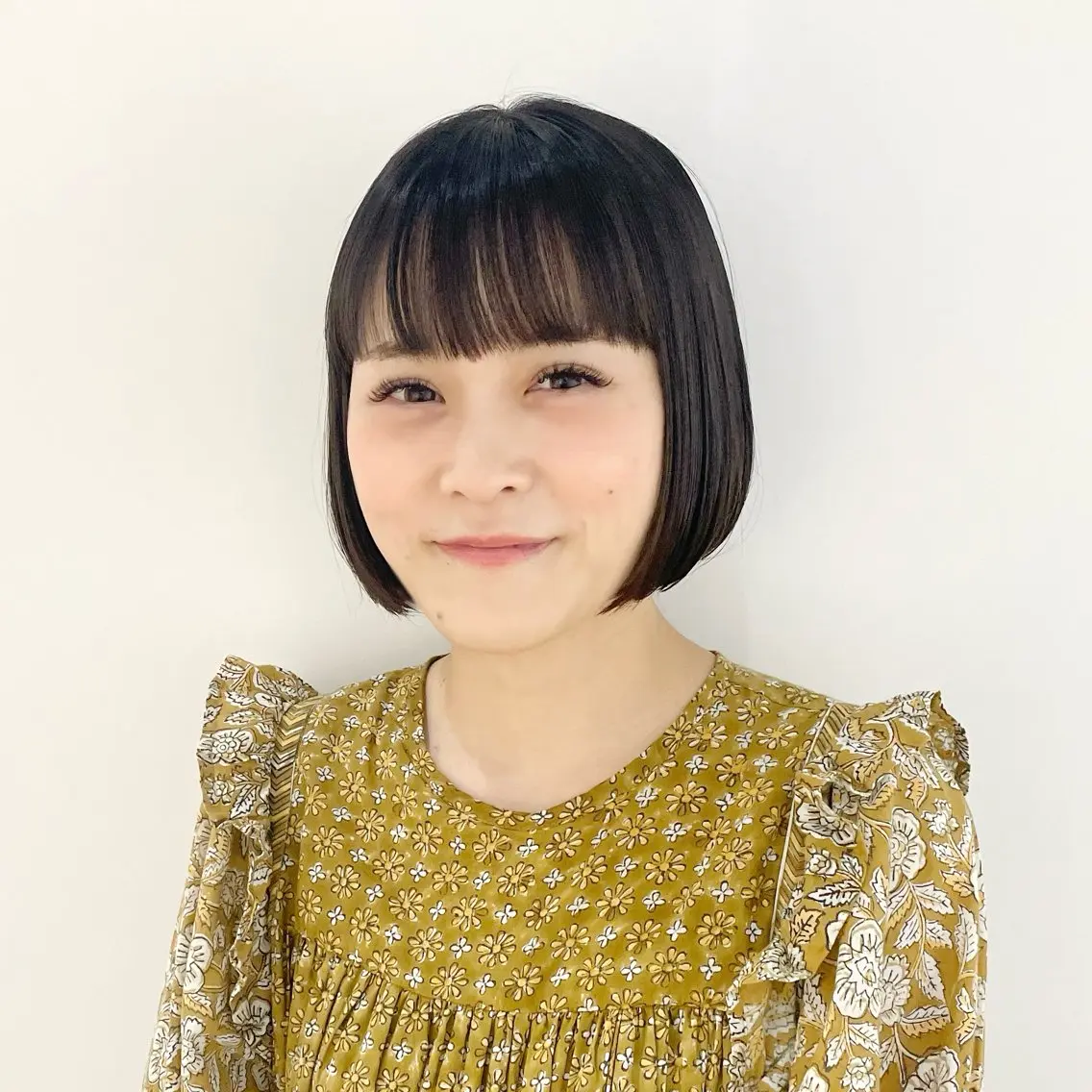 ショート ワンレンボブ ボブ 鈴木 綾乃のヘアスタイル