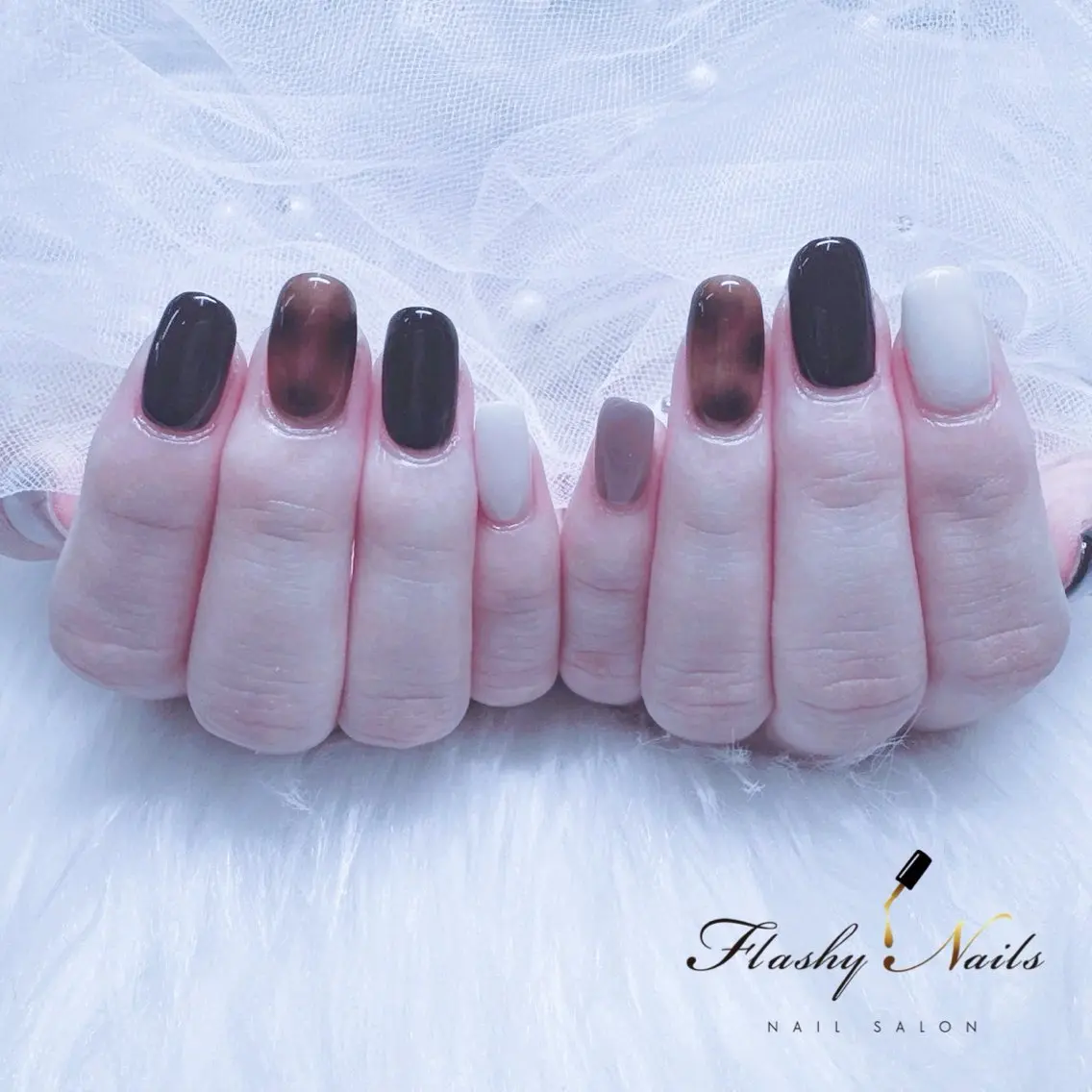 ネイル シンプルネイル Flashy Nailsのマツエク・マツパデザイン