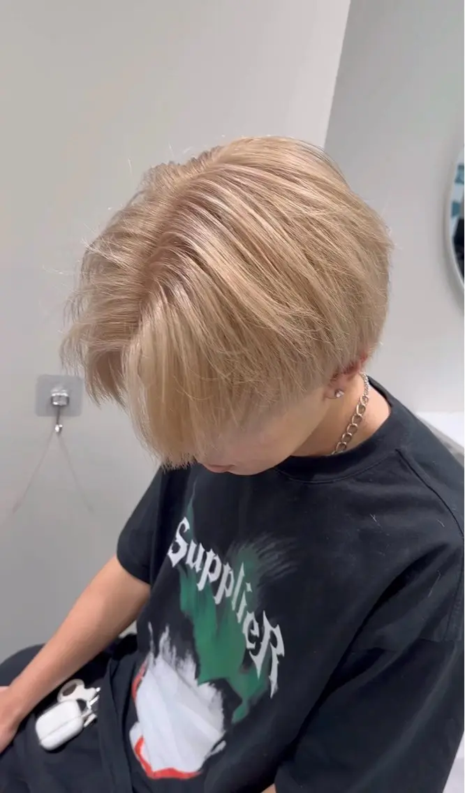 ショート カラー メンズ メンズブリーチ ブリーチ 清水 佑華のヘアスタイル