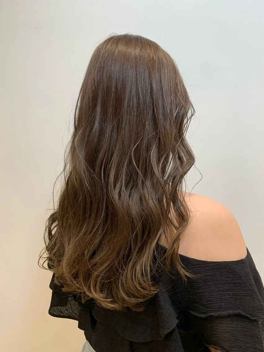 ロング カラー アッシュ ベージュカラー sugiyama noaのヘアスタイル