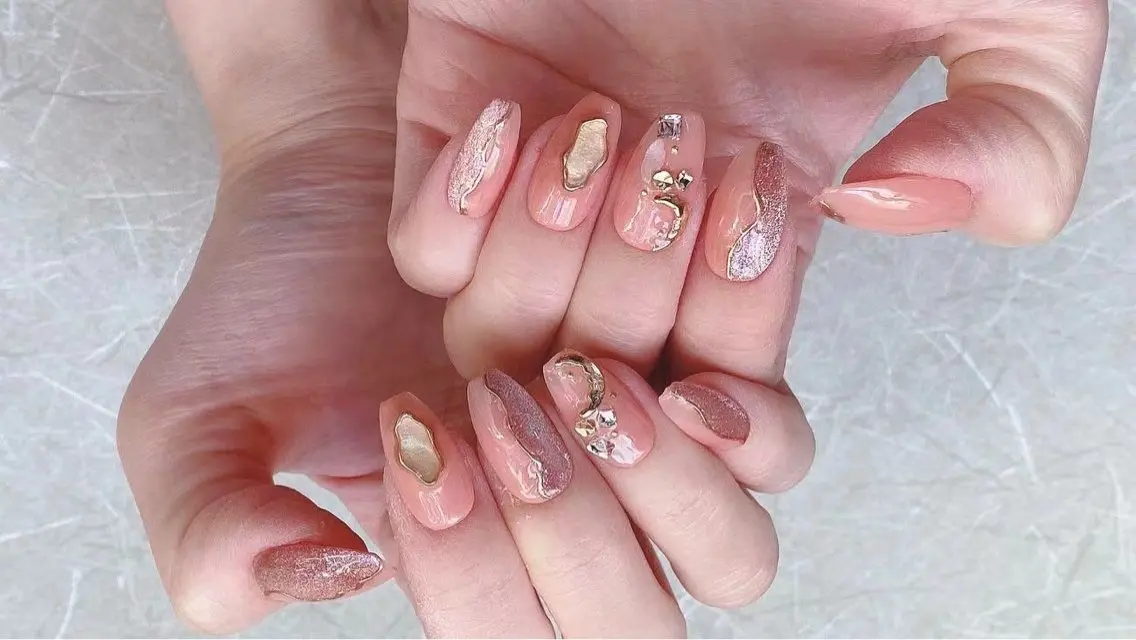ロング チ まるこのネイルデザイン