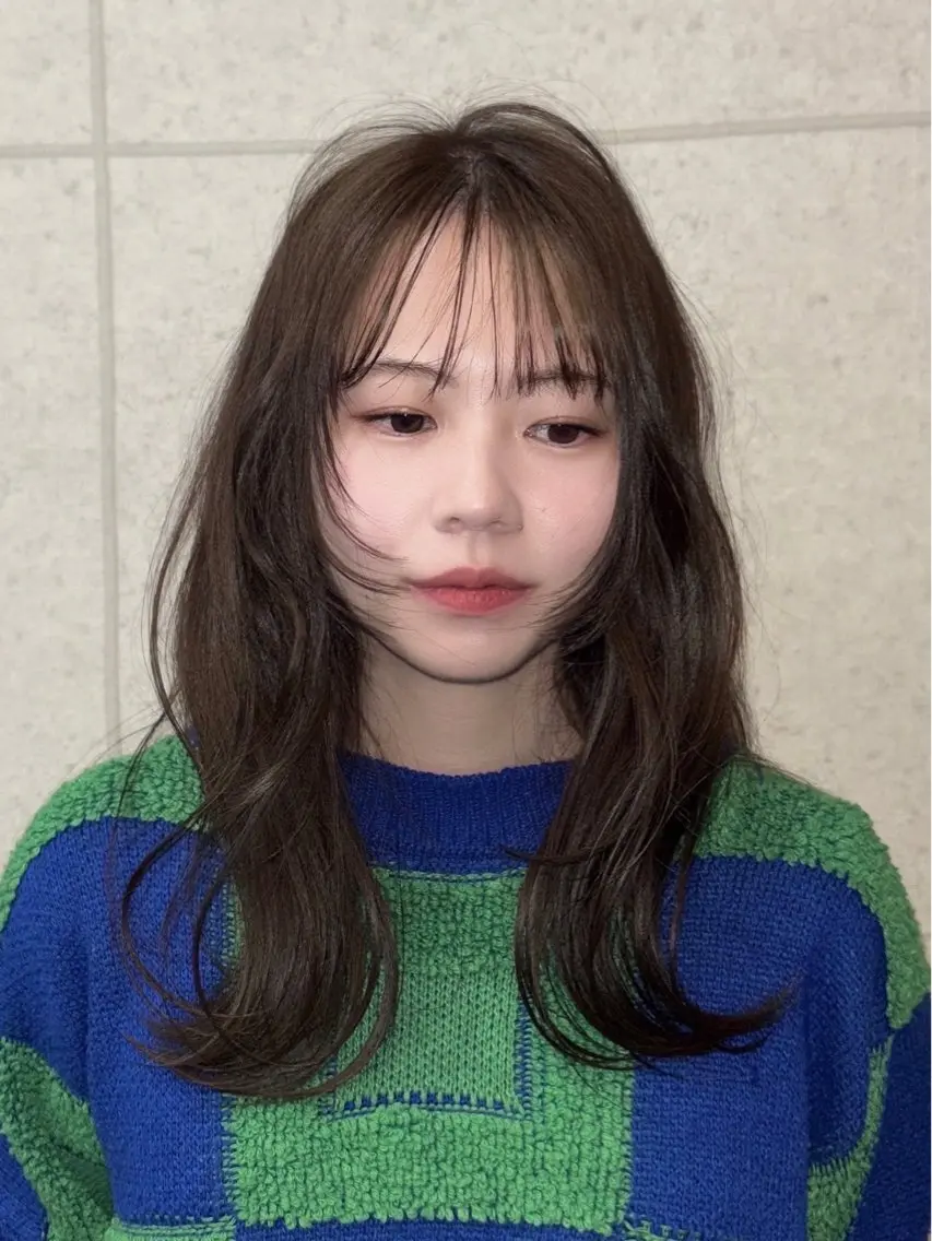セミロング カラー 透明感カラー グレージュ 顔まわりレイヤー 顔周りカット レイヤーカット カット ヘアカラー トリートメント STAYGOLD⭐️ NANAMIのヘアスタイル