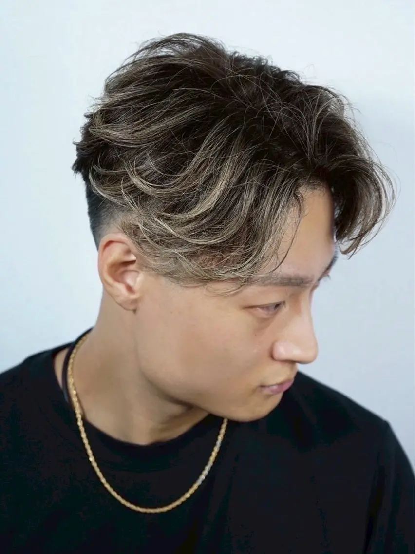 ミディアム 岩間 佳祐のヘアスタイル