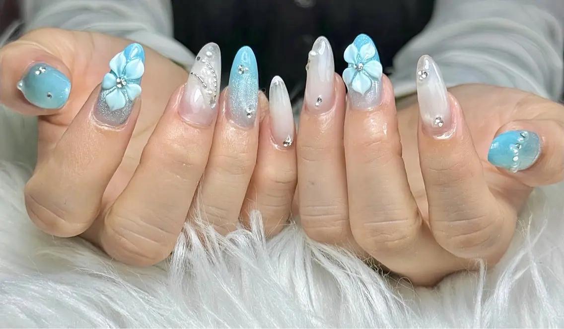 ネイル アートネイル ボルドー フレンチネイル ジェルネイル 氷ネイル・うるうるネイル ハンドネイル Yuki Nailsalonのネイルデザイン