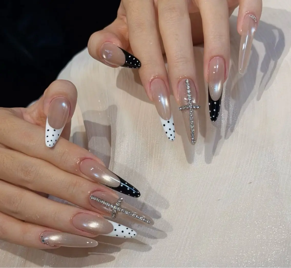 ネイル アートネイル ジェルネイル 韓国ネイル ニュアンスネイル シンプルネイル ハンドネイル ハンドケア Anna Melia Nailのネイルデザイン