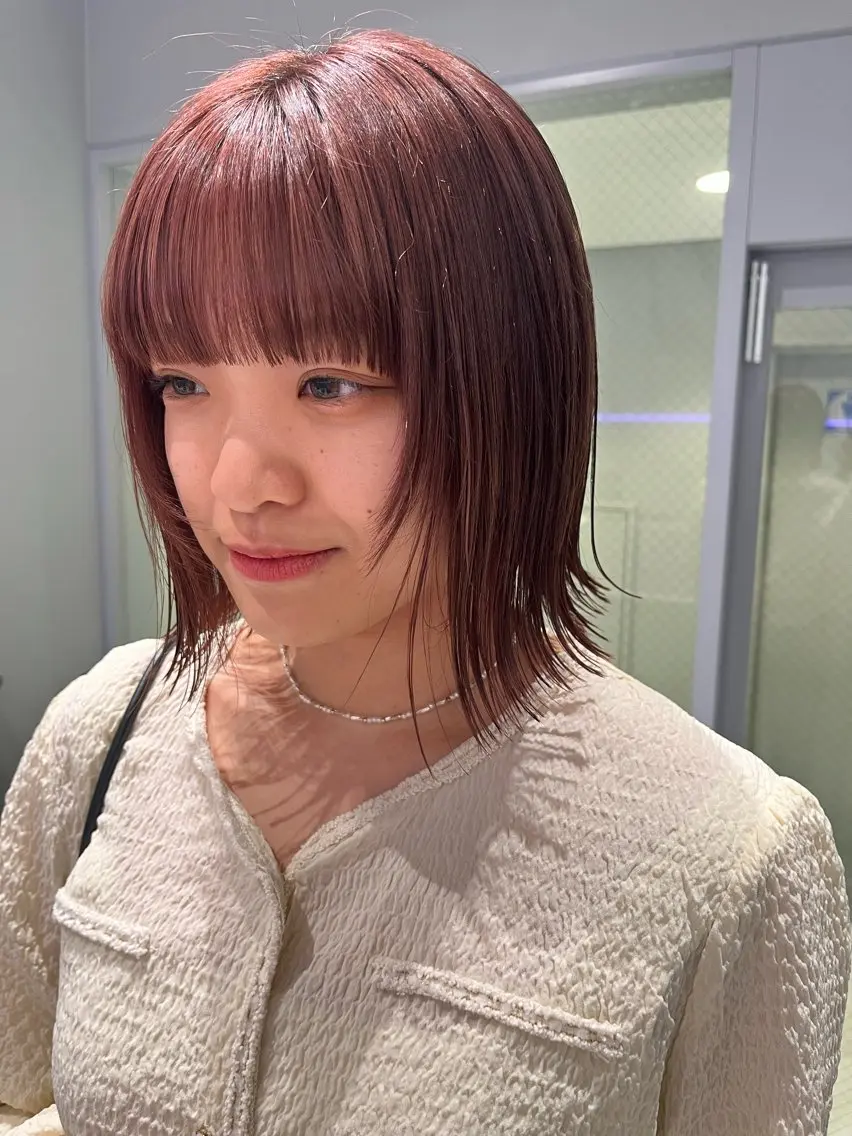 ミディアム 🐩透明感ミルクティ ーピンクニイナ🐩のヘアスタイル