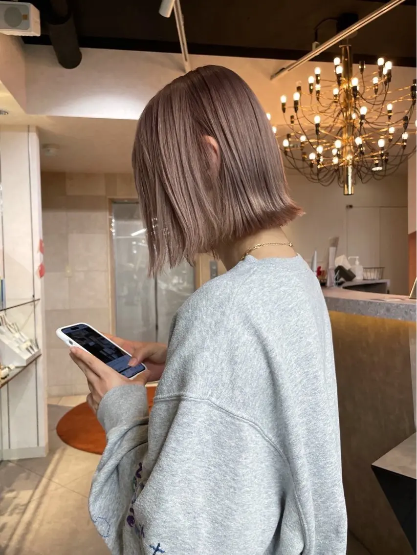 ショート カット ヘアカラー brace 小笹花純のヘアスタイル