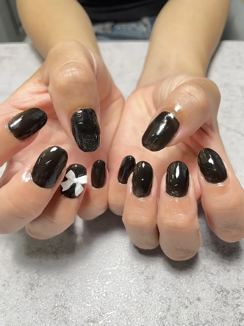 ネイル ワンカラーネイル リボン k+1💅🏻 miyukiのネイルデザイン