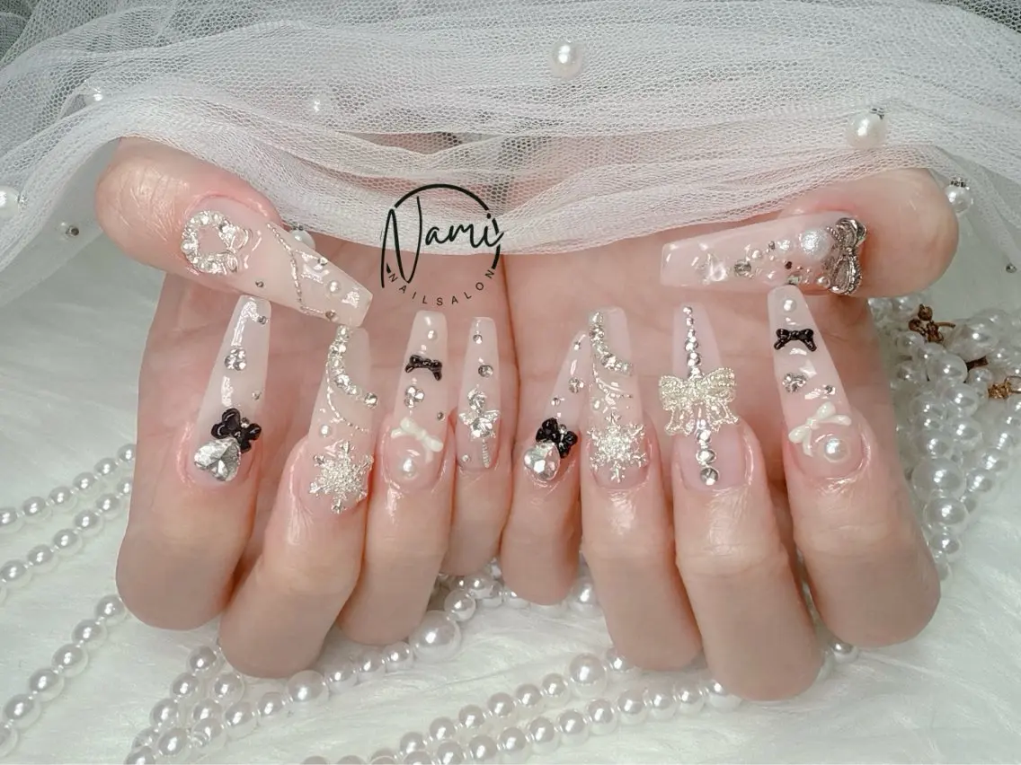 ネイル 長さ出し ガーリー 韓国ネイル ロングネイル 持ち込み ハンドネイル Nami nail salonのネイルデザイン