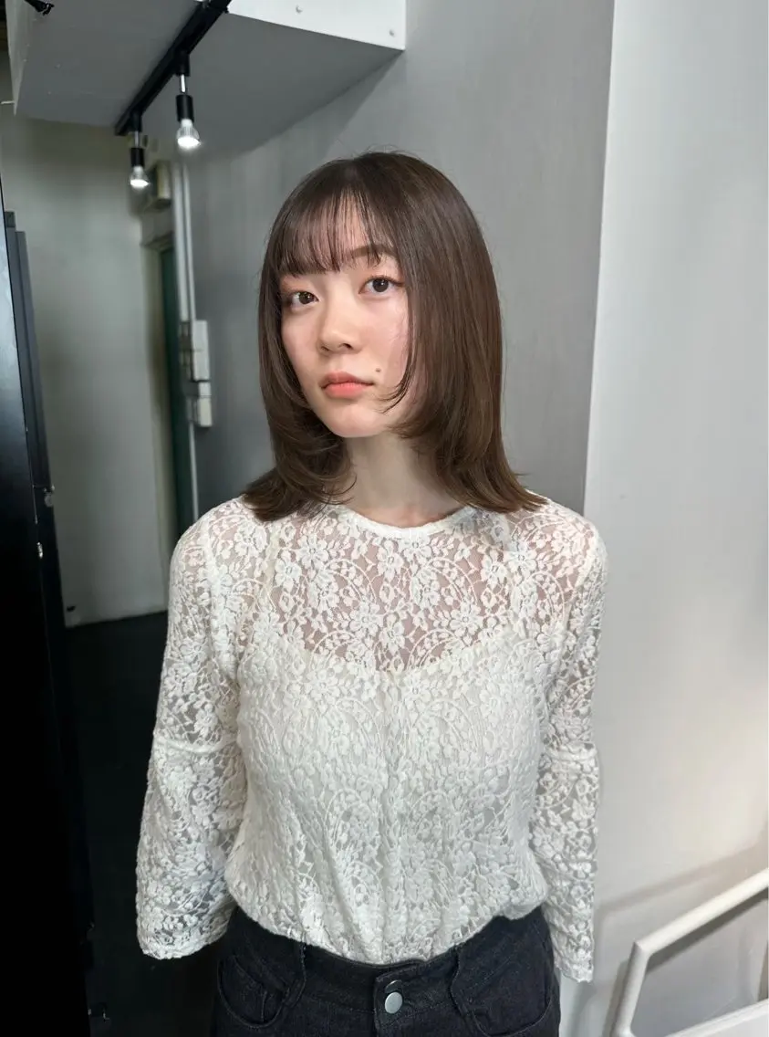 ミディアム 顔まわりレイヤー 顔周りカット レイヤーカット ウルフカット ［HOI］ ユウキのヘアスタイル