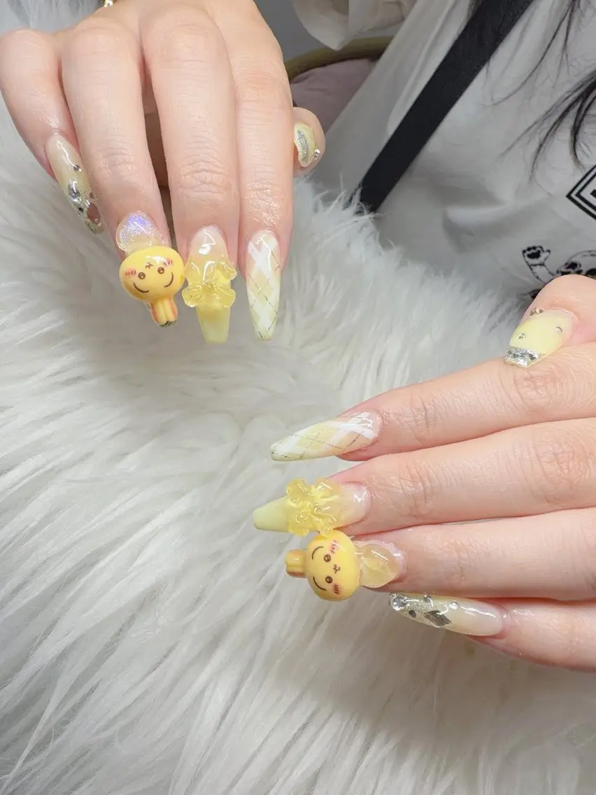 ネイル Lee Nailsのネイルデザイン