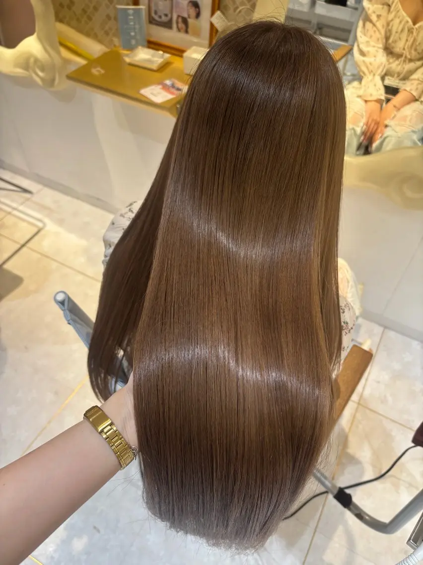 ロング カラー ブリーチ ダブルカラー グレージュ ブリーチなしカラー オリーブグレージュ ヘアカラー 💐レイヤー/透明感 カラー💐智口彩香のヘアスタイル