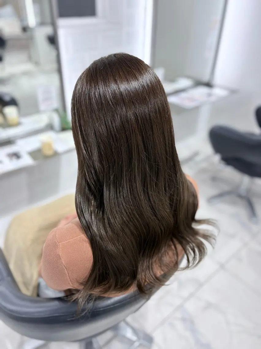 ロング カラー ベージュカラー オリーブベージュ 透明感艶カラー/ 岡田澪香のヘアスタイル