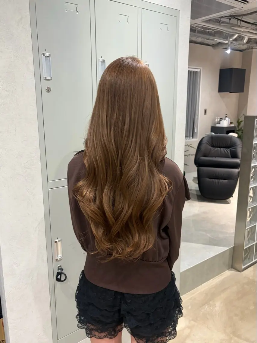 ロング ヘアカラー トリートメント Uni. wakabaのヘアスタイル