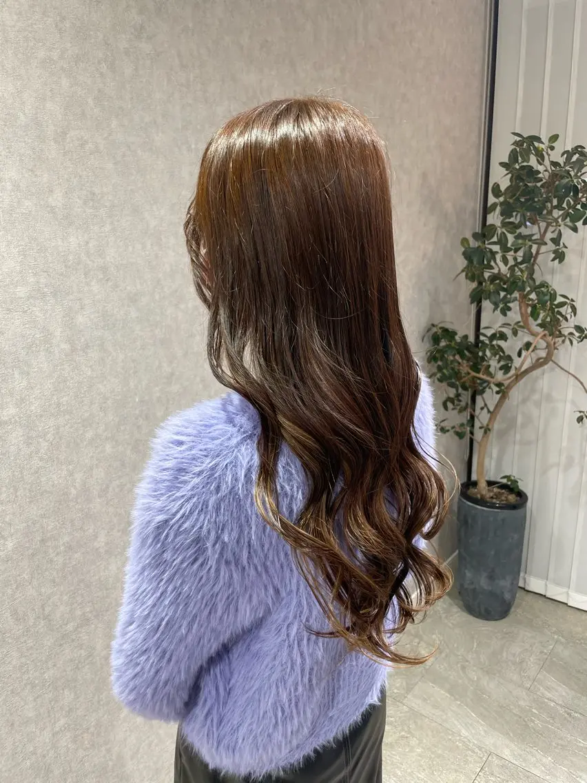 ロング カラー ベージュカラー ブリーチ ブリーチなしカラー オリーブベージュ ヘアカラー Novel 市川琉行のヘアスタイル