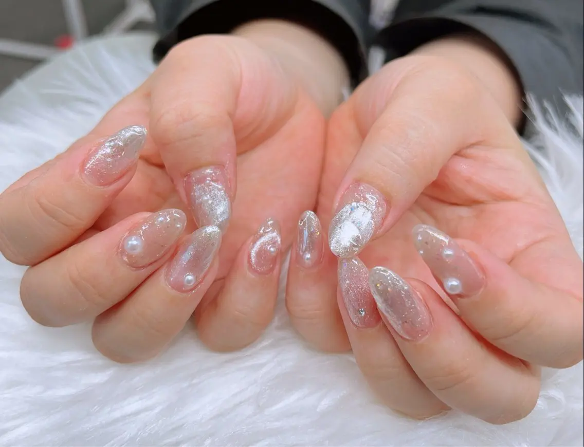 ネイル キラキラネイル 持ち込み ニュアンスネイル ハンドネイル Lee _nailのネイルデザイン