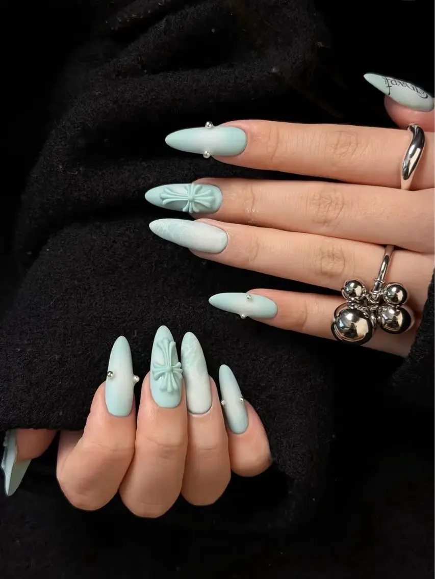 ネイル アートネイル ボルドー フレンチネイル ジェルネイル 氷ネイル・うるうるネイル ハンドネイル Julie Nail Rinのネイルデザイン