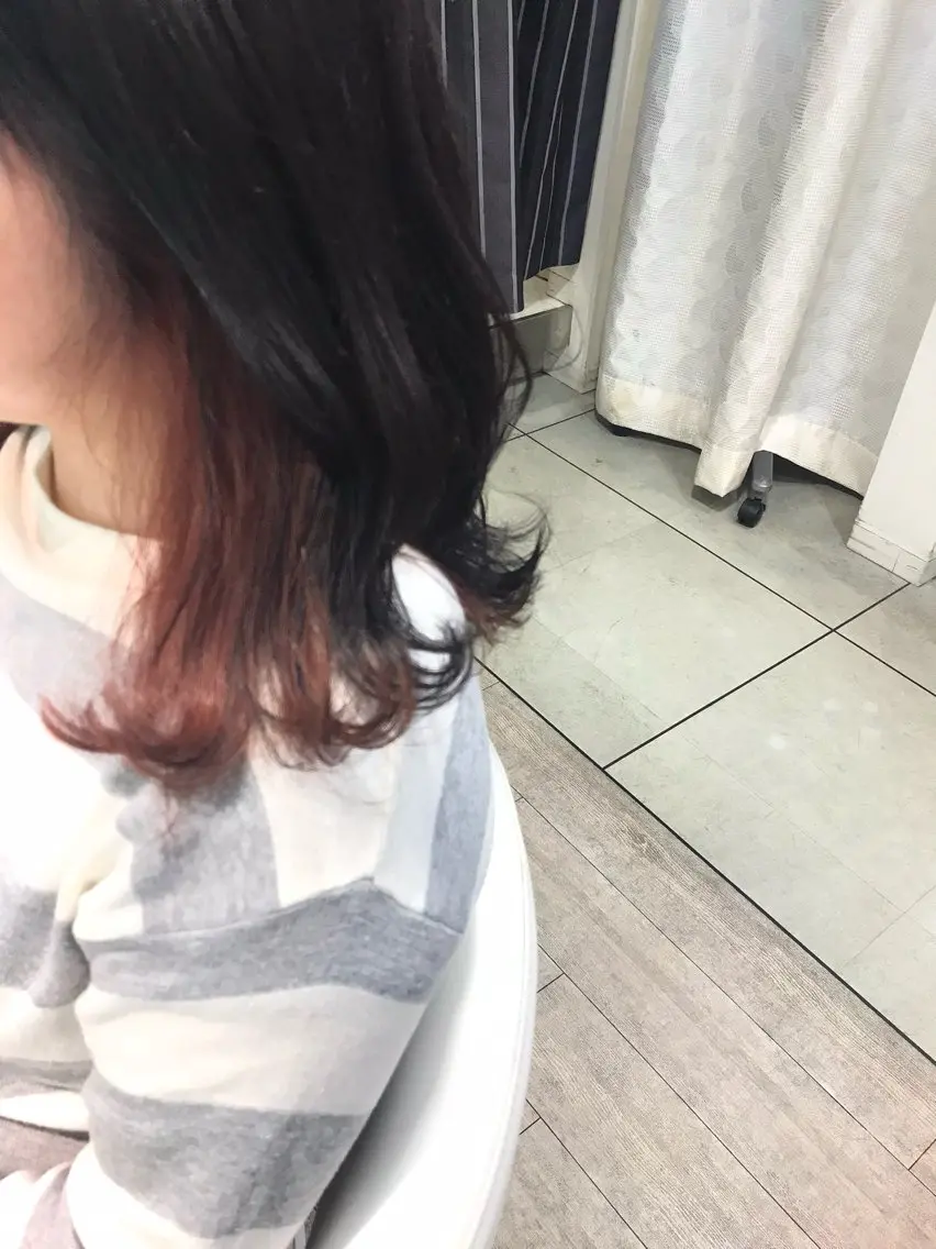 ミディアム カラー ブリーチ インナーカラー カット ヘアカラー パーマ トリートメント 松佐 ゆかりのヘアスタイル
