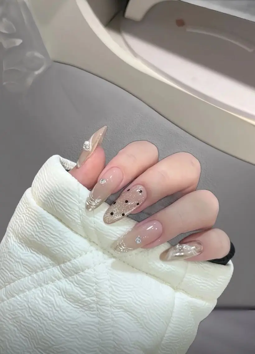 ネイル フットネイル フレンチネイル ジェルネイル キラキラネイル 韓国ネイル ハンドネイル sorako nailのネイルデザイン