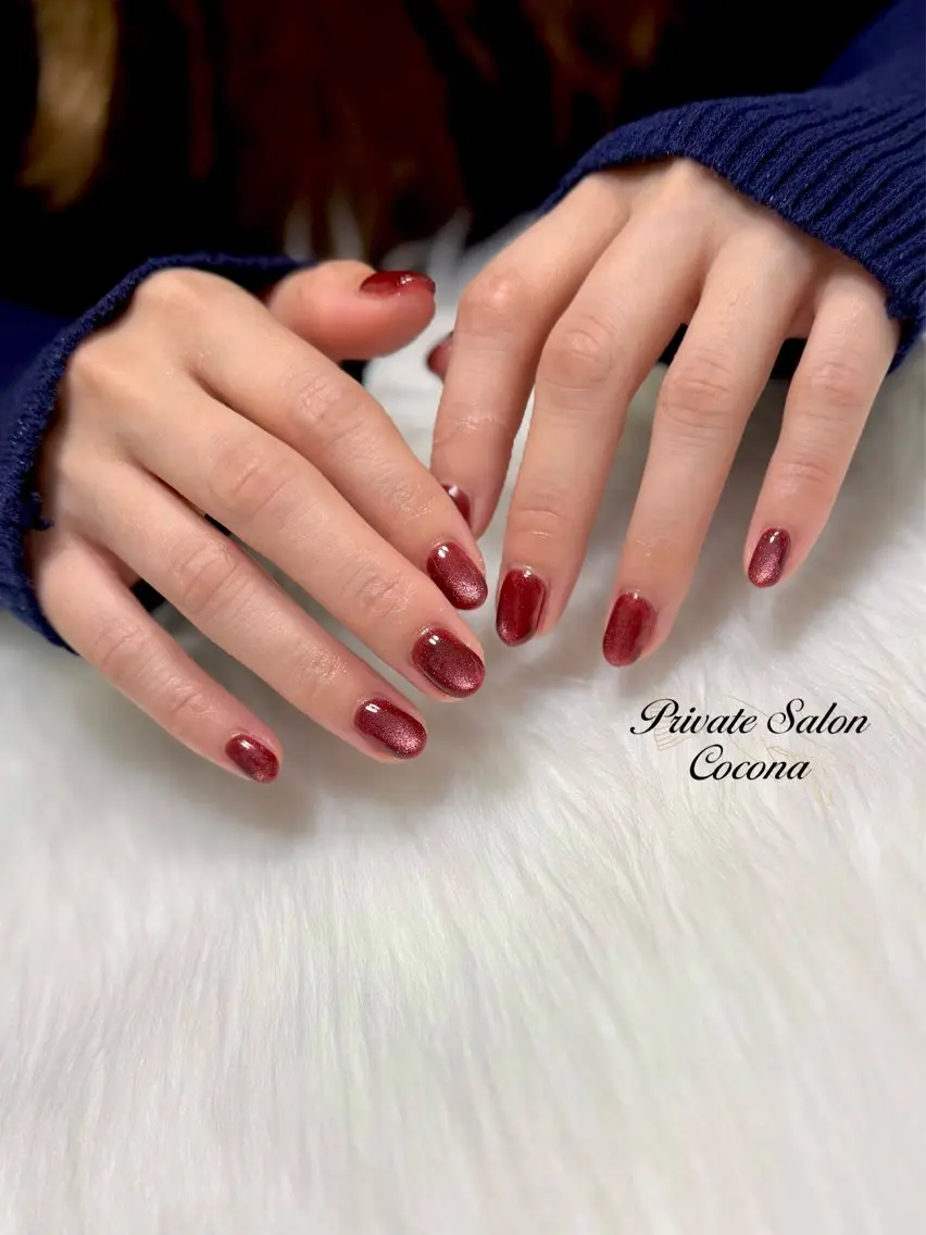 ネイル ボルドー マグネットネイル マグネットワンカラー ワンカラーネイル 冬ネイル ハンドネイル プライベートサロン nailcoconaのネイルデザイン