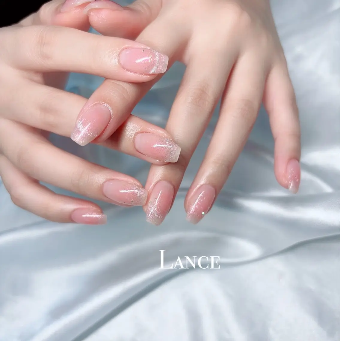 ネイル オーロラネイル フットネイル フレンチネイル キラキラネイル 韓国ネイル Lance nailのネイルデザイン