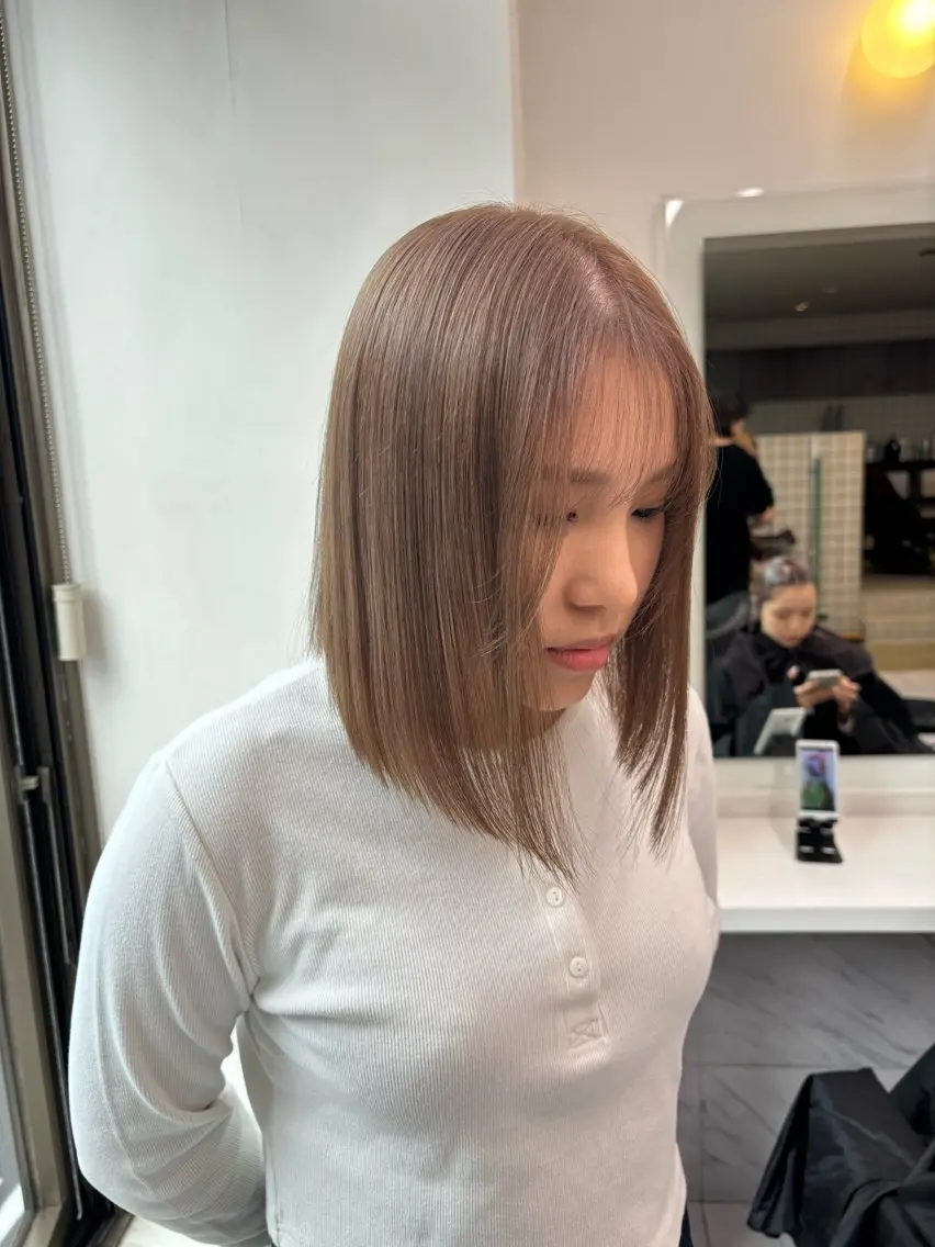 ミディアム 抜け感レイヤー︴ ニュアンスカラーのヘアスタイル