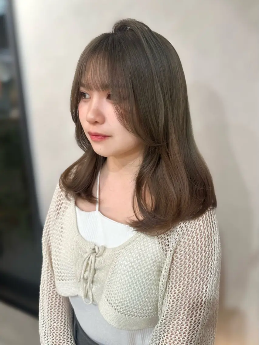ミディアム カラー ブリーチ グレージュ オリーブグレージュ オリーブグレー 上野/韓国hair 🤍MOEKA🤍のヘアスタイル