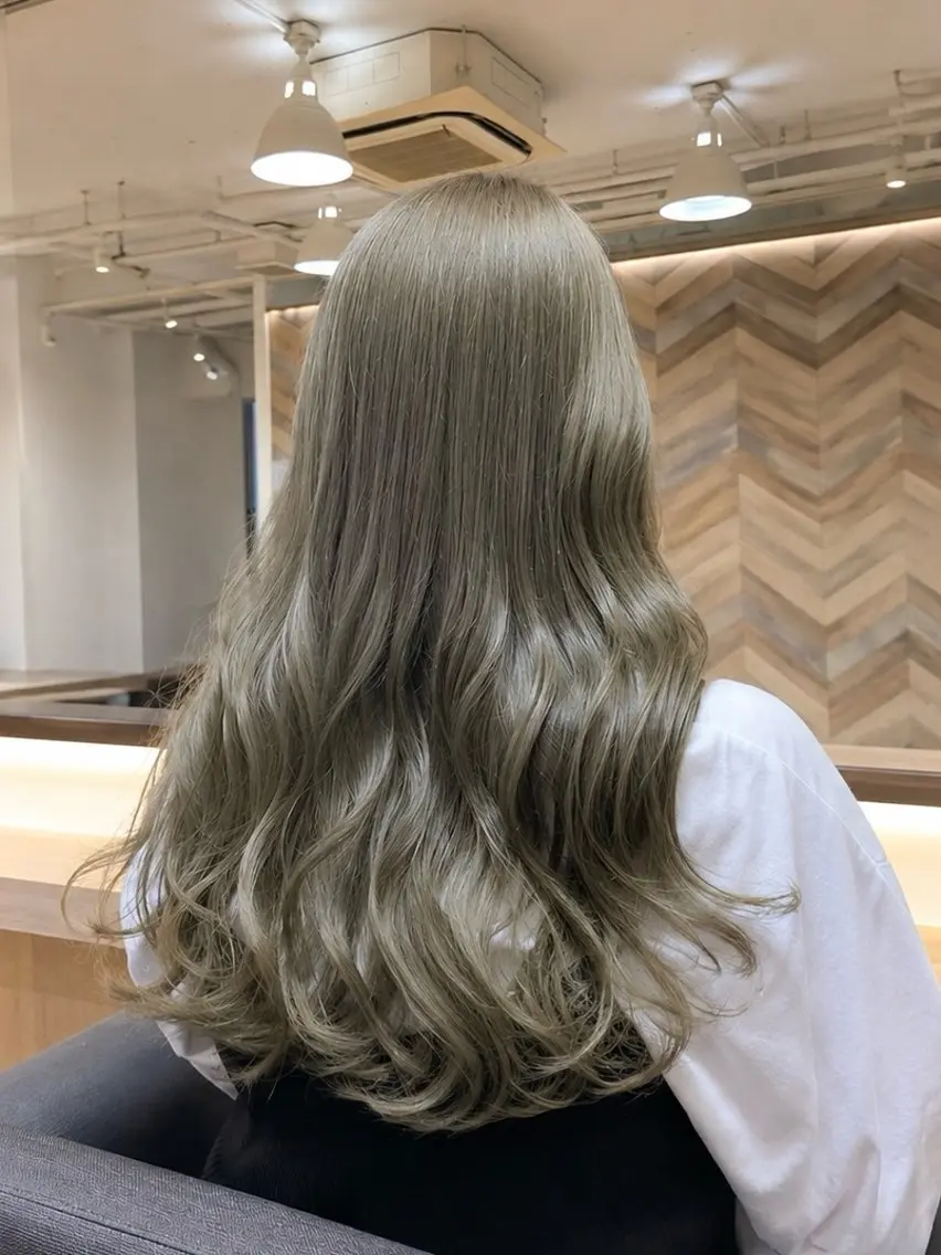 ロング カラー ブリーチ ミント カット ヘアカラー トリートメント 奥谷 美代子のヘアスタイル