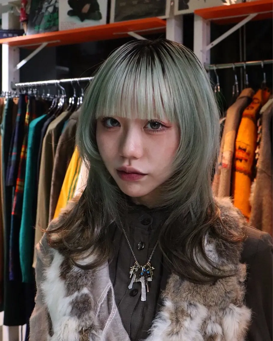 ミディアム カラー カット ヘアカラー トリートメント レイヤー/ブリーチ iwamiya岩見谷のヘアスタイル