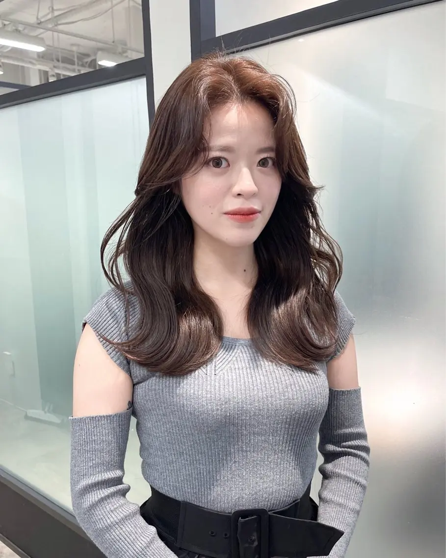 セミロング 韓国風ヘア レイヤーカット カット ヘアカラー トリートメント 韓国レイヤーカット 髪質改善▫️水野有真のヘアスタイル