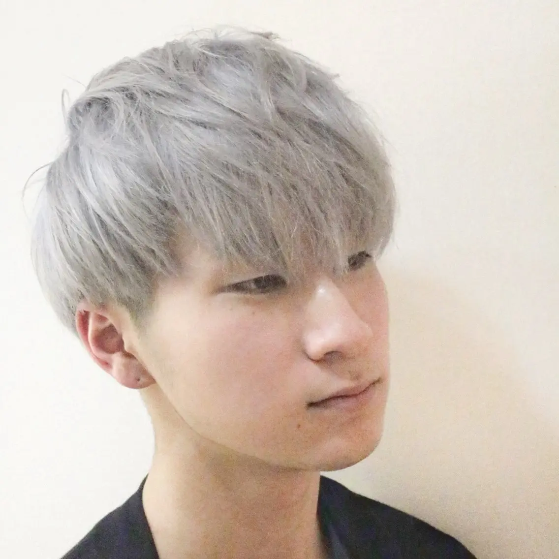 ショート カラー メンズ メンズブリーチ メンズハイライト アッシュ ブリーチ ケアブリーチ カット ヘアカラー トリートメント デザインカラー/ 推しの配色 肥後のヘアスタイル