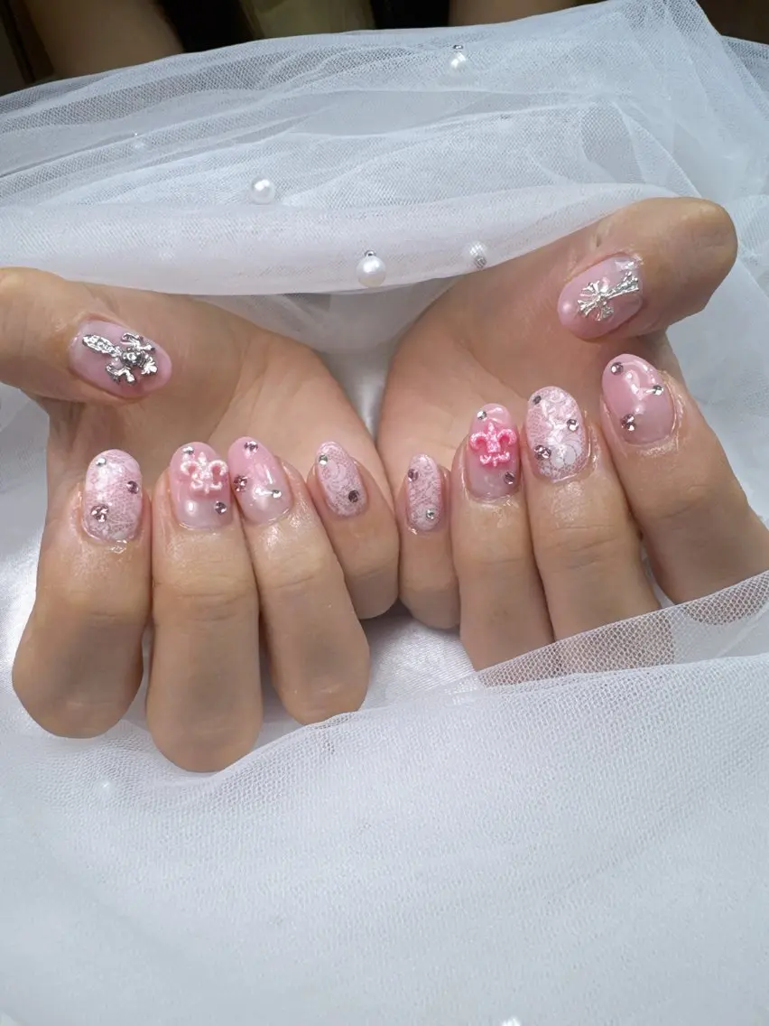 ネイル アートネイル ドット フットネイル フレンチネイル ジェルネイル Queeens nailのネイルデザイン