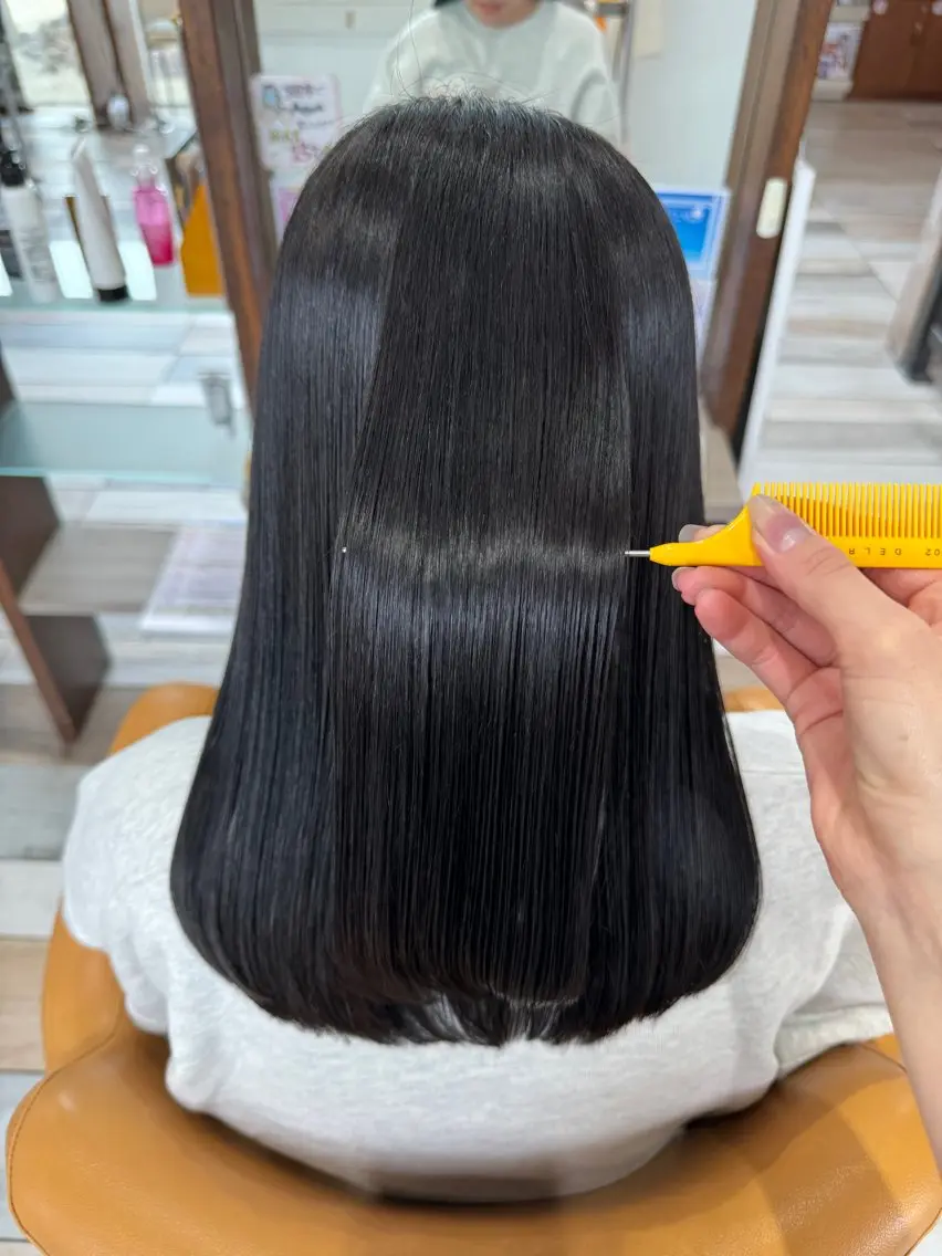 セミロング ヘアカラー 福吉 雛乃のヘアスタイル