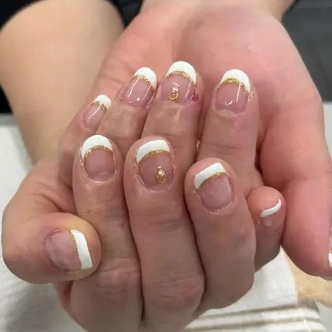 ネイル ハンドモデルネイル スタッフのネイルデザイン