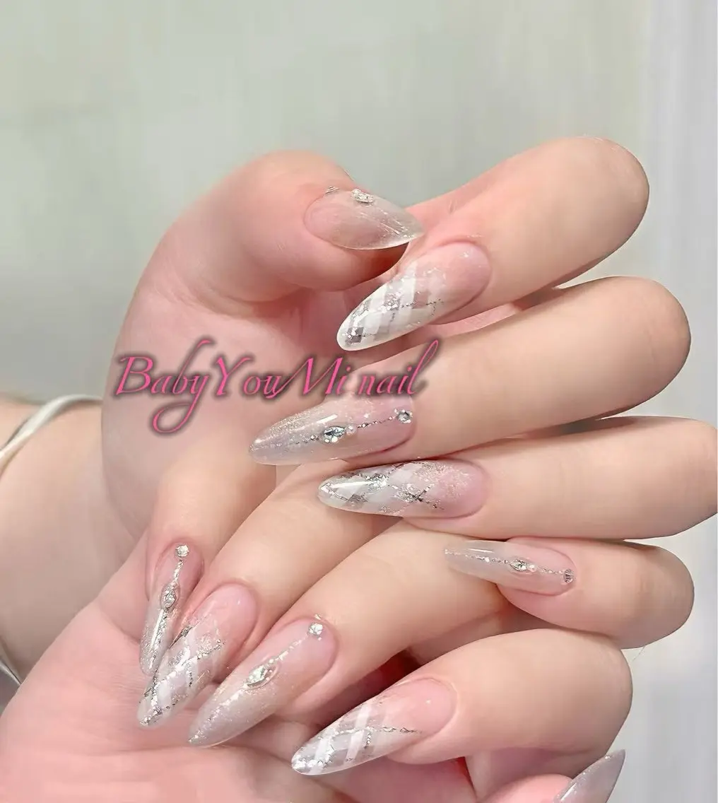 ネイル オーロラネイル フラワーネイル フットネイル フレンチネイル ジェルネイル ハンドネイル BabyYouMi nailのネイルデザイン