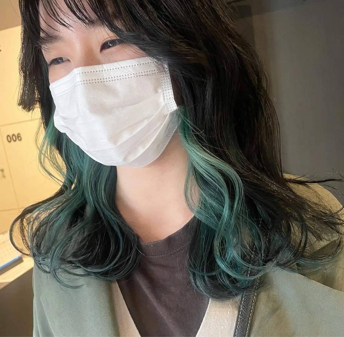 ミディアム カラー インナーカラー ブリーチ👩🦳/ ✂︎MANAMIのヘアスタイル