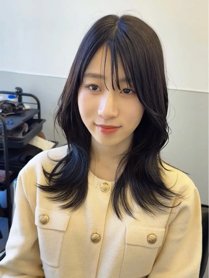 セミロング カラー 黒髪 レイヤーカット カット ヘアカラー トリートメント 韓国ヘア🇰🇷 スズキのヘアスタイル