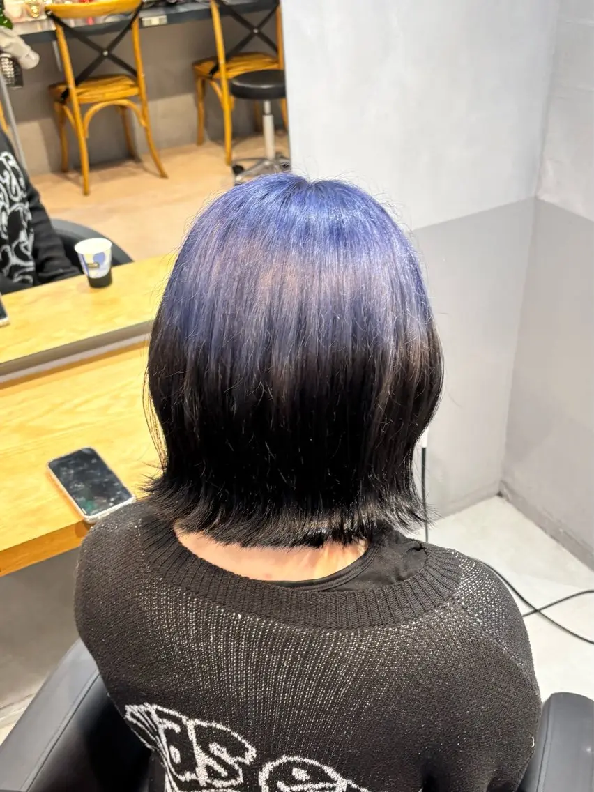 ショート カラー ヘアカラー トリートメント 💎ハイトーン/艶 カラー モエカ💎のヘアスタイル